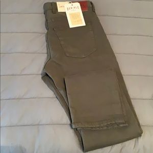 Red Ale olive Chino. Brand new never worn.